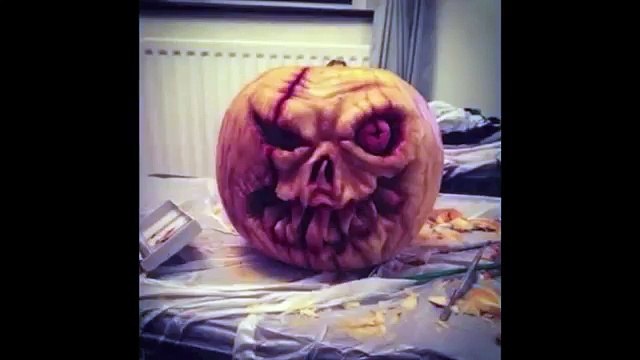 THE RAVEN by Edgar Allan Poe A Reading From Graphic Description