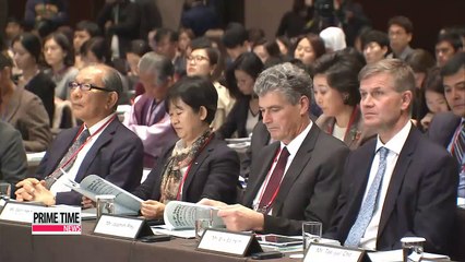 Development experts discuss ways to make aid more effective