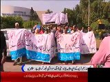 Teachers protest against Metro Train in Lahore