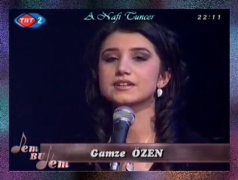 Gamze ÖZEN-Oğlan Da Kolunu Sallama