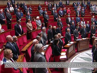 Accident de car: "Votre douleur est la nôtre", assure Hollande aux familles