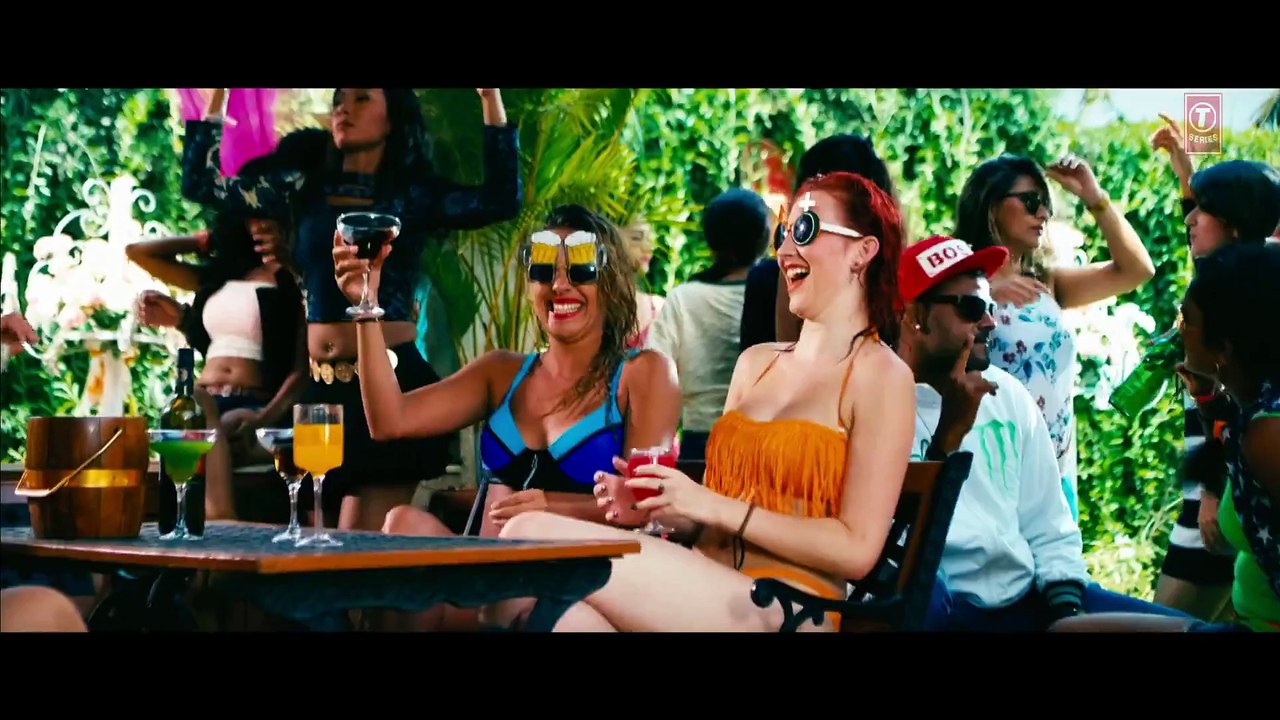 Daddy Mummy VIDEO Song ft. Urvashi Rautela - Kunal Khemu - Bhaag Johnny