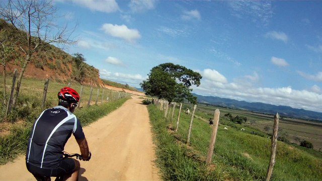 Passeio de bike ao encontro dos Carros Antigos e Amigos de Tremembé, SP, Brasil, Vale do Paraíba, Outubro, 2015, bike e família