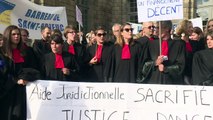 Près de 500 avocats du grand ouest manifestent à Rennes