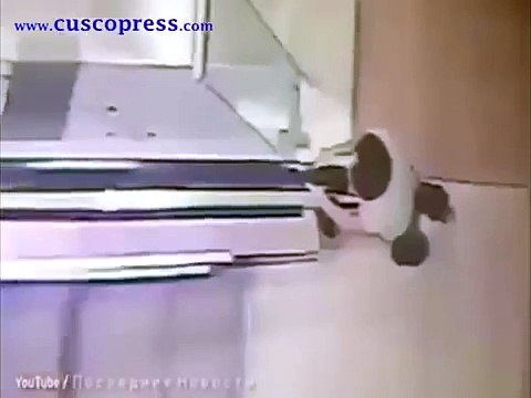 Cámara captó la caída de una niña por unas escaleras mecánicas en Rusia