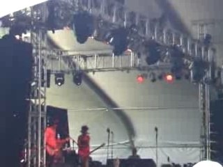 Noisettes Coachella 2007