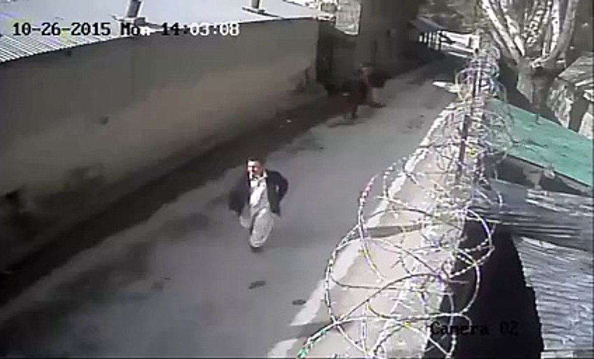 زلزلے میں لوگوں نے موت کو کتنے قریب سے دیکھا اس ویڈیو میں دیکھیں
