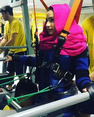 Lais Souza na fisioterapia