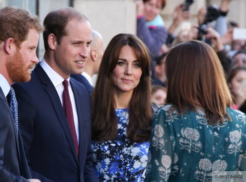 Exclu Vidéo : William, Harry et Kate : visite des membres de la famille royale aux BAFTA