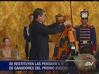 Presidente Correa restituye pensiones vitalicias