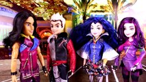 Descendants Jay Steals Frozen Elsa’s Crown PART 2! With Descendans Mal & Evie, Frozen Elsa