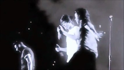 Larry Stylinson || Hello?