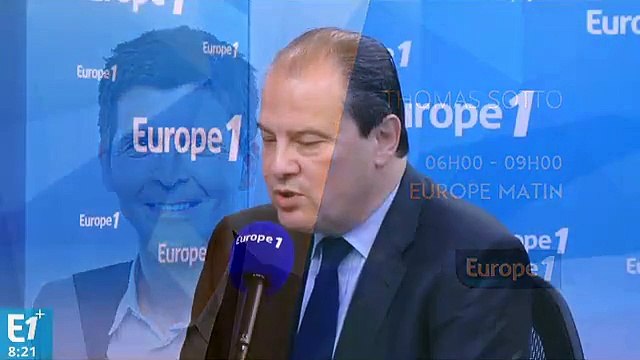 Cambadélis : Les Républicains n'ont pas retweeté Xavier Bertrand