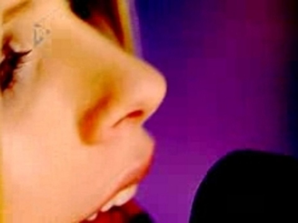 Avril lavigne - when youre gone (live t4