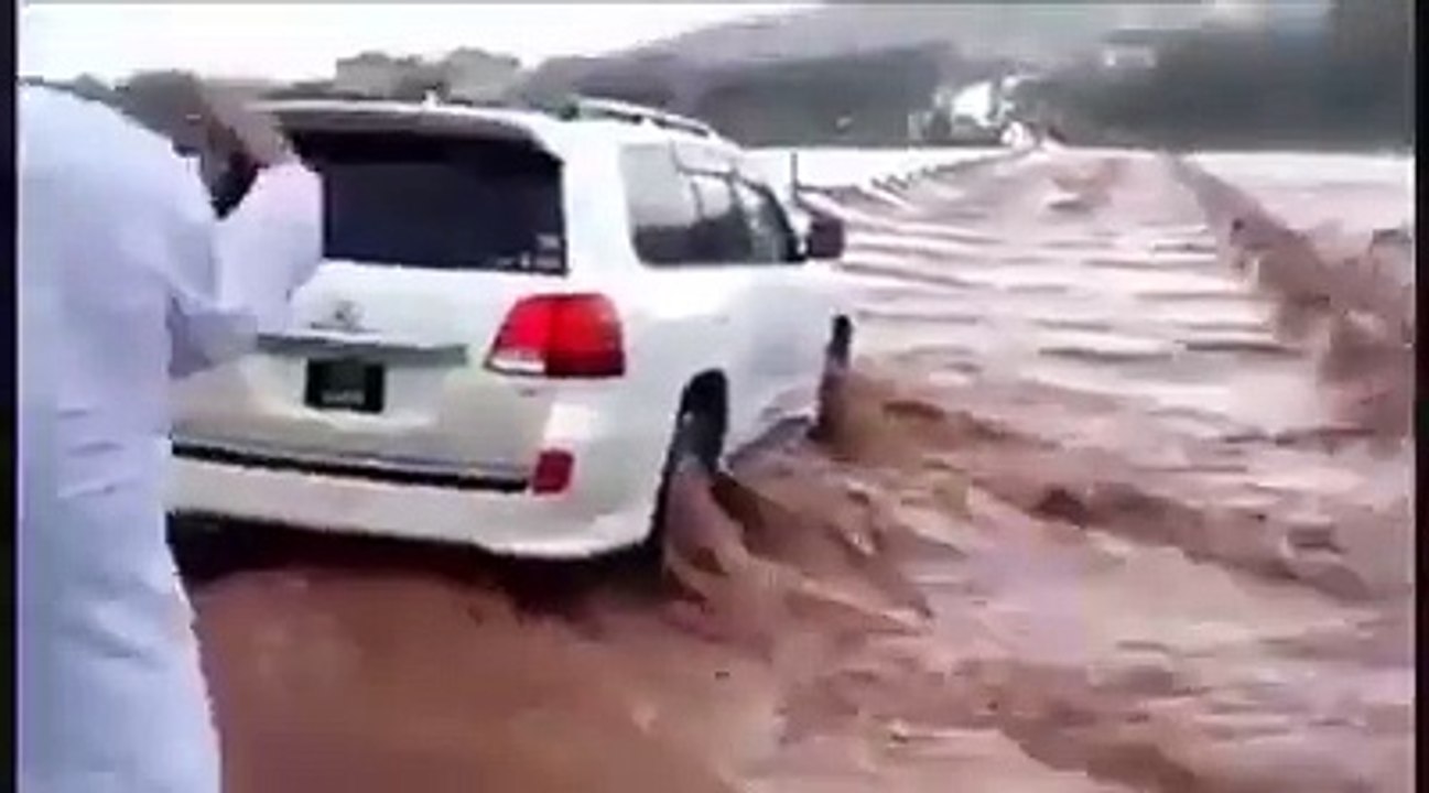 Imran Khan narrowly escaped drowning in the flood waters and you will be astonished to learn what he sad