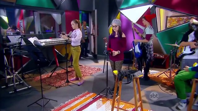 Cúmplices de Um Resgate (13/10/15) Manu entrega mapa para Joaquim