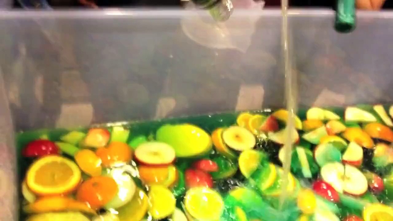 How to make an Epic Green Jungle Juice Tipsy Bartender