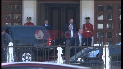 Descargar video: Donald Lu dhe Vlahutin takojnë Presidentin e Republikës  - Ora News- Lajmi i fundit-