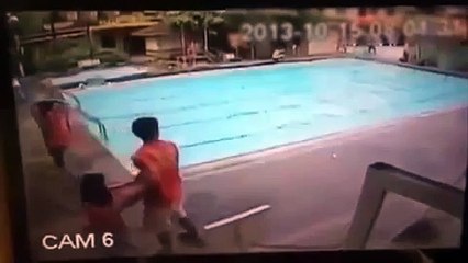 Download Video: L'Effet d'un Tremblement de Terre sur une Piscine