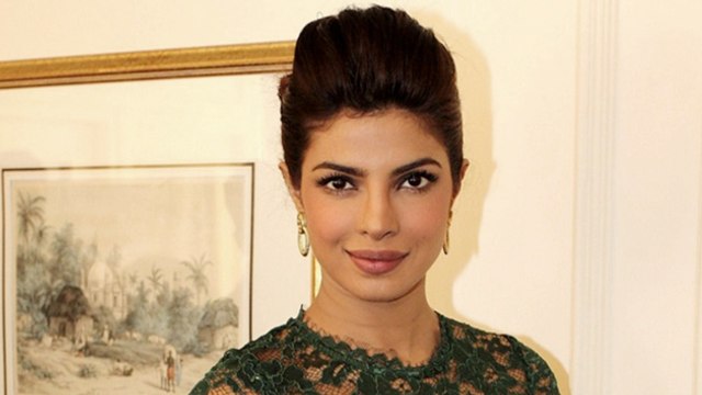 Priyanka Chopra Offered To Host American Celebrity Chat Show!!