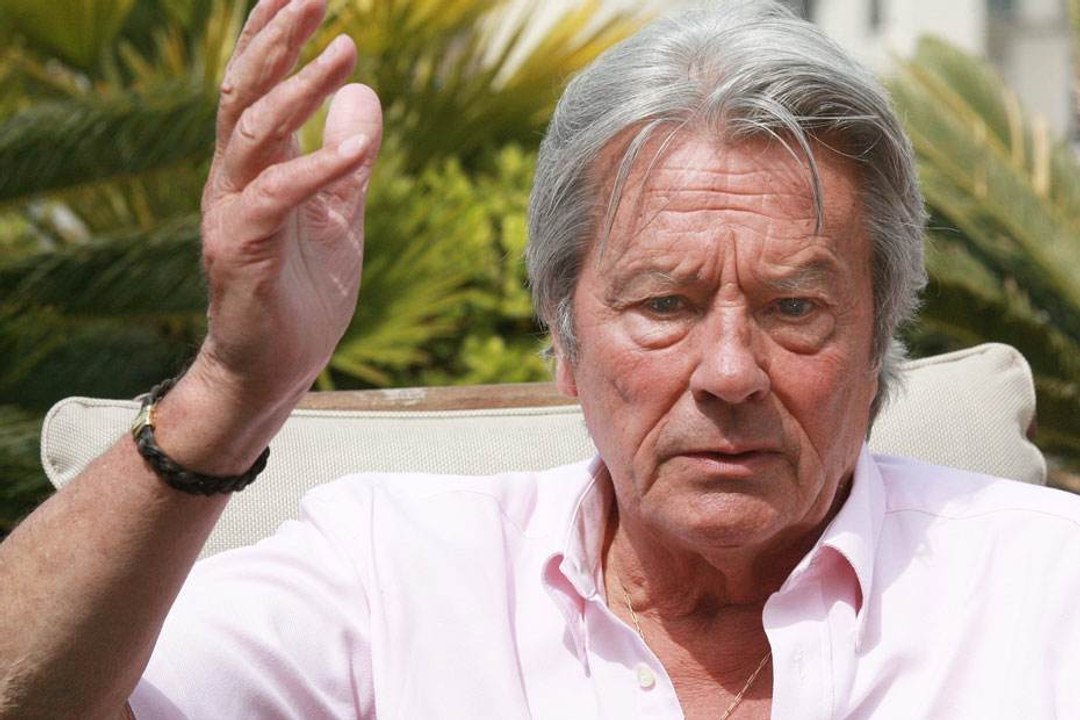 Alain Delon : "Nadine Morano a des cou..."- ZAPPING ACTU DU 28/10/2015