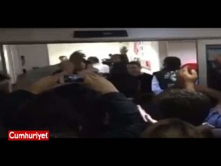 Tarık Toros, polis eşliğinde dışarı çıkarıldı