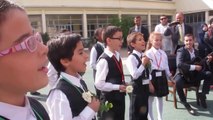 Chorale d'accueil de Najat Vallaud Belkacem au Collège Mohamed Chouiter d'Alger