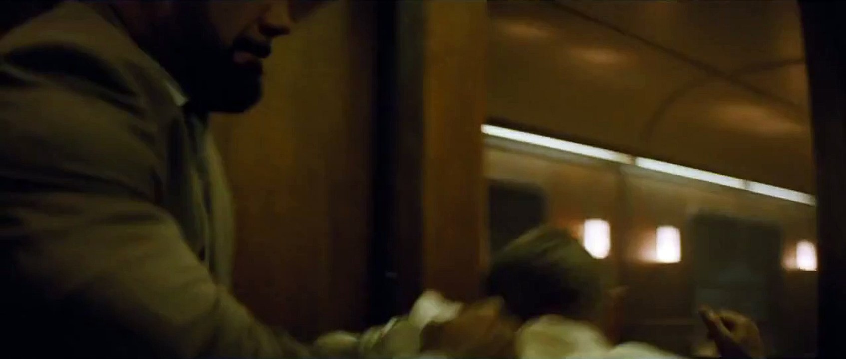 Spectre-Movie-CLIP---Train-Fight-2015---Daniel-Craig-Dave-Bautista-Action-Movie-HD