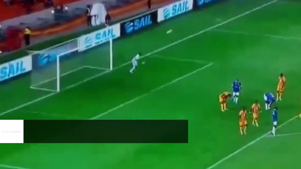 Zap Foot du 28 octobre : il inscrit un but zlatanesque, R.Benitez aussi est technique, un coup du scorpion en plein match.