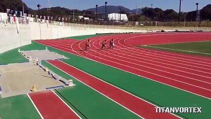 Sumo Wrestlers in Hilarious Running Race Battle