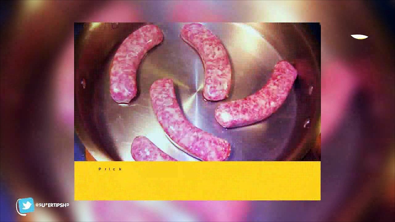 Bratwurst and red cabbage