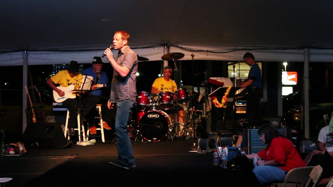 Brooke Wright & the Katz perform 'It's Midnight'  Elvis Week 2015