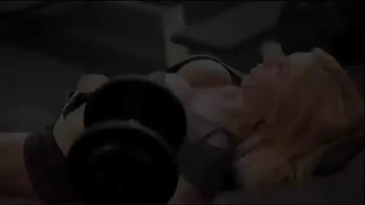 Fitness Blonde MILF Shows Off Her Perfect Body Bodybuilder