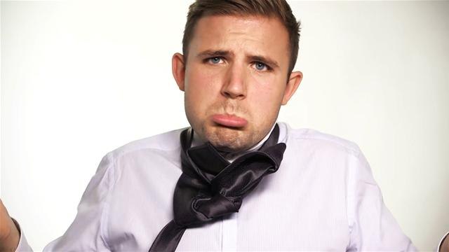 Clothes Hacks: How to tie A Windsor knot