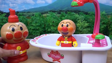 シャワーで洗おう！ アンパンマンおもちゃ