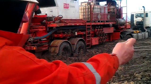 stuck in mud compilation, ever seen heavy equipment stuck in mud but the man is stucking