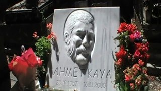 Ahmet Kaya, Cimetiere du Père Lachaise, Paris