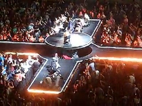 Madison Square Garden Concert 09-16-2015: Madonna - Holiday