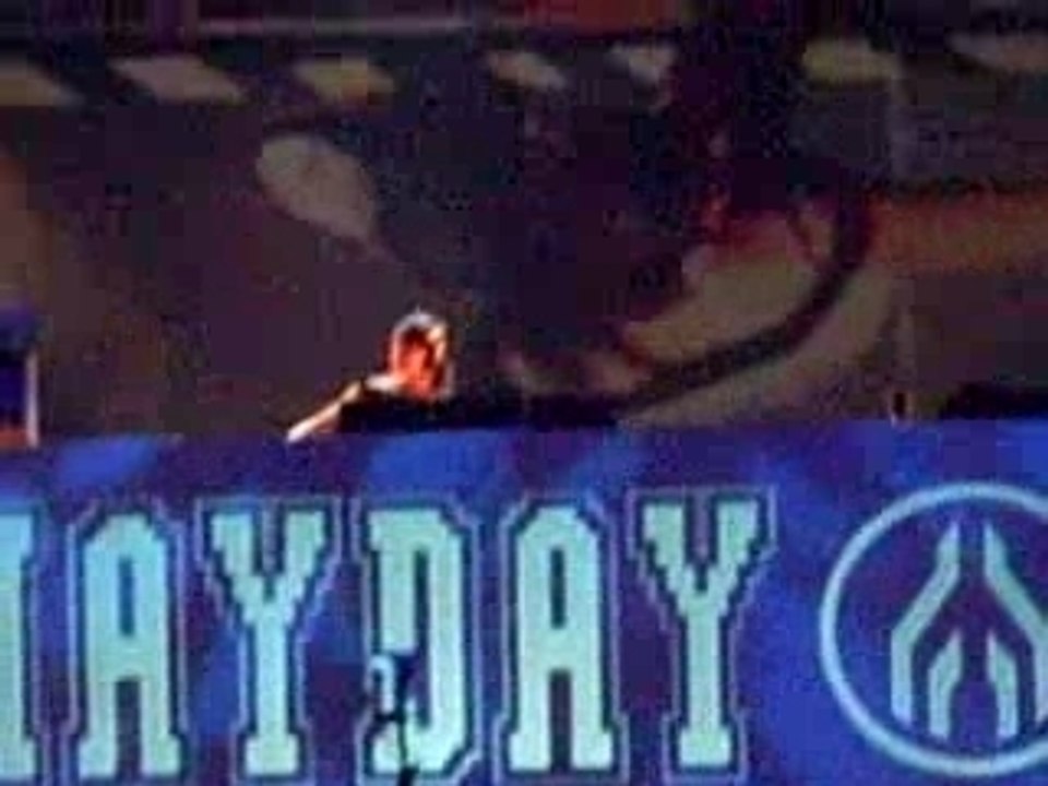 Lady waks@mayday