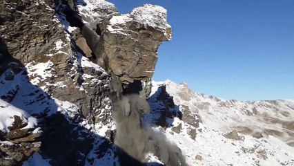 Kayanın Kopma Anı Kameralara Böyle Yansıdı