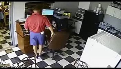 Haha Beta Baap Ko Hila Dala