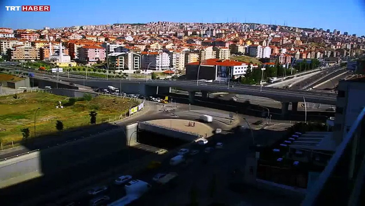 Yoldaki İşaretler 8. Bölüm   Kırmızı Işıkta Yaya Geçitleri