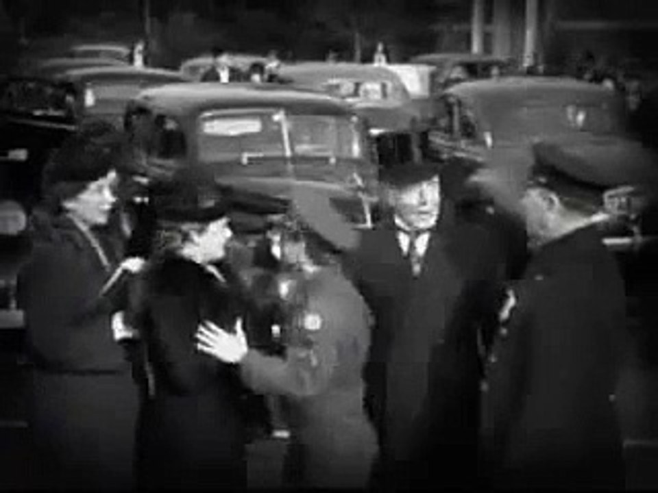 Love Laughs at Andy Hardy (1946)-PART_1