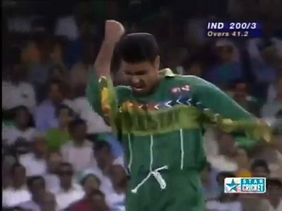 Rashid Latif Brilliant Catch against India