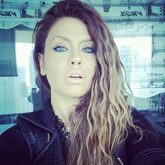 Lara - Doktor (İnstagram Performansı)