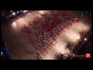 İzmir'de dev Türk bayrağı oluşturuldu