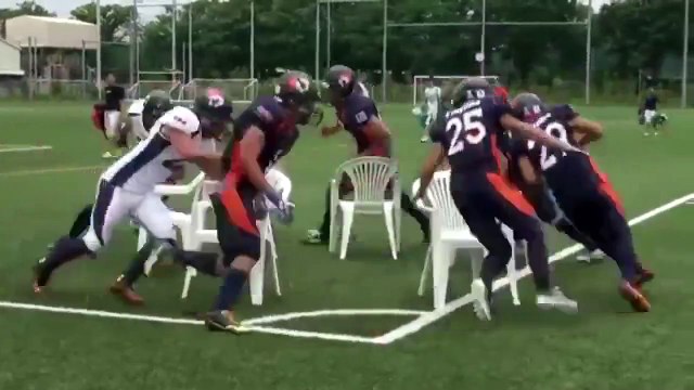 Quand des joueurs de Football Américain jouent aux chaises musicales... Violent!