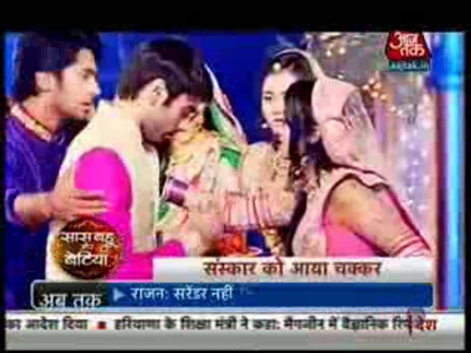 Sanskaar GIr Pada Swara Ki Bahoon Mein JIsse Swara Ne Maara Sanskaar Ko Thapaad - 29 October 2015 - Swaragini