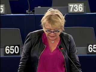 Eva Joly sur les révélations d'Edward Snowden: "le silence de la Commission est assourdissant!"