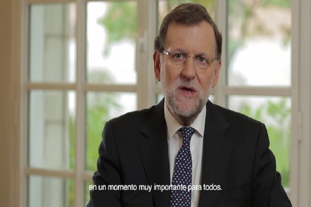 Rajoy invita a "formarse opinión" con datos antes de votar
